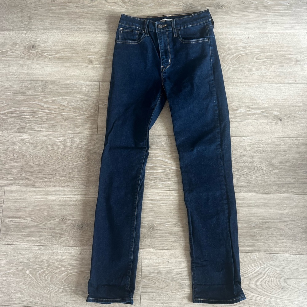 Womens Levi’s High Rise Straight size 27